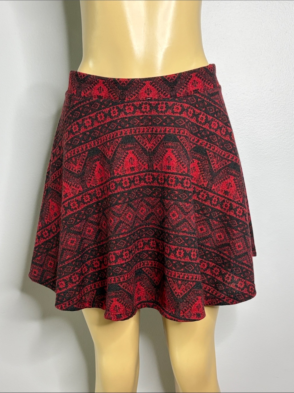 L.A. Hearts Red and Black Patterned Flared Skirt Size M